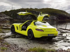 게임 Mercedes-Benz SLS E-Cell Puzzle 온라인