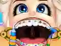 게임 Baby Elsa Wears A Brace 온라인