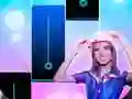 게임 Ana emilia Piano Tiles 온라인