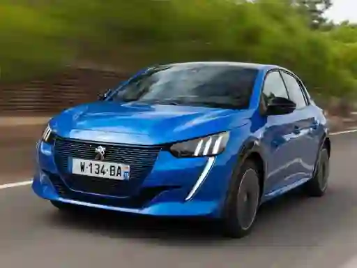 게임 Peugeot E-208 온라인