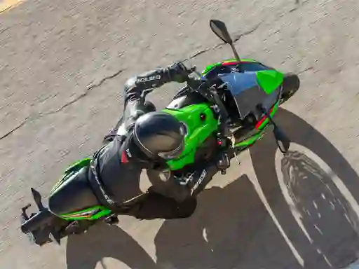 게임 Kawasaki Ninja 650 온라인