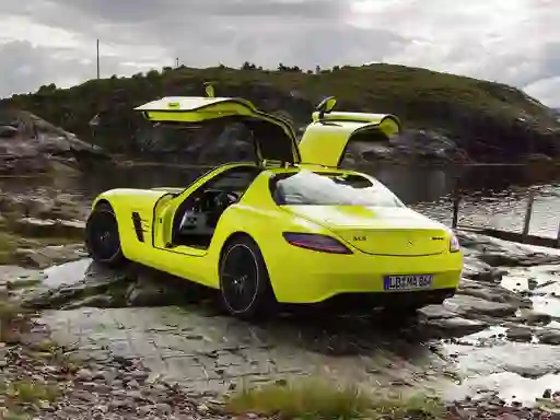 게임 Mercedes-Benz SLS E-Cell Puzzle 온라인
